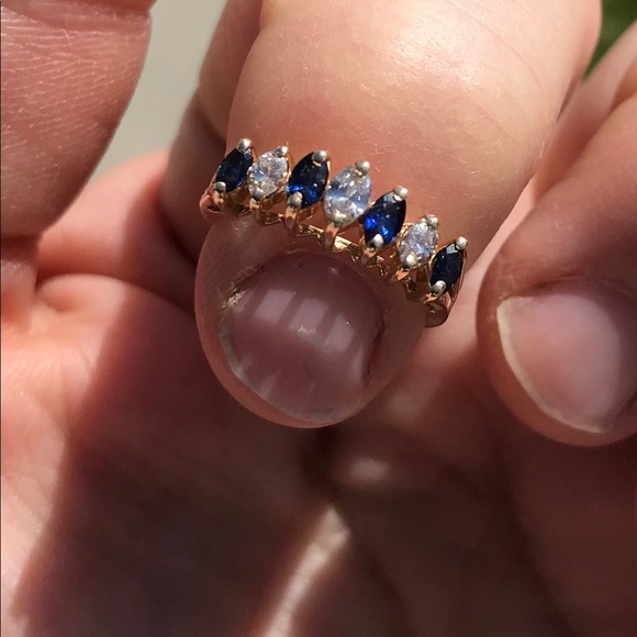 Beautiful Sapphire  Diamond 14 K Yellow Gold Ring - Picture 2 of 8